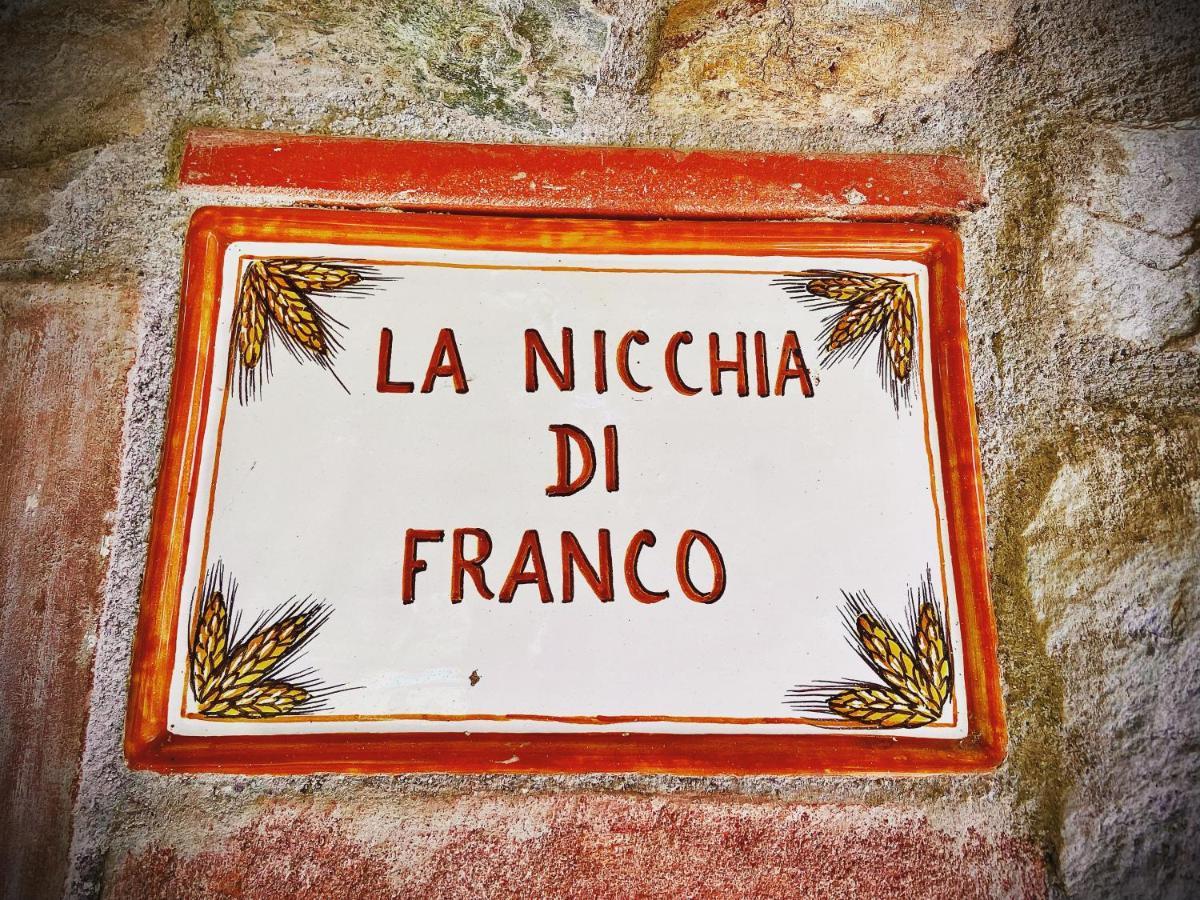 Вілла La Nicchia Di Franco Монтіньозо Екстер'єр фото